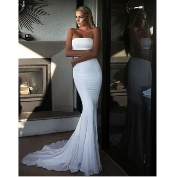 RED Abyss by Abby Cavalli Gown - Picture 2 of 8